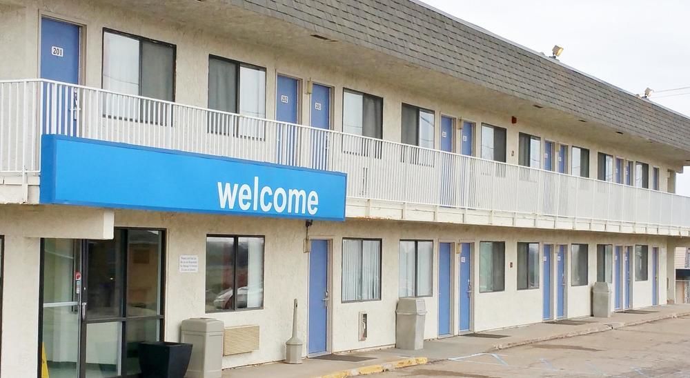 Home 6 Motel Topeka Exterior photo